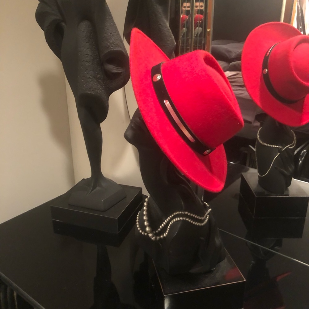 HAT RED HOT !